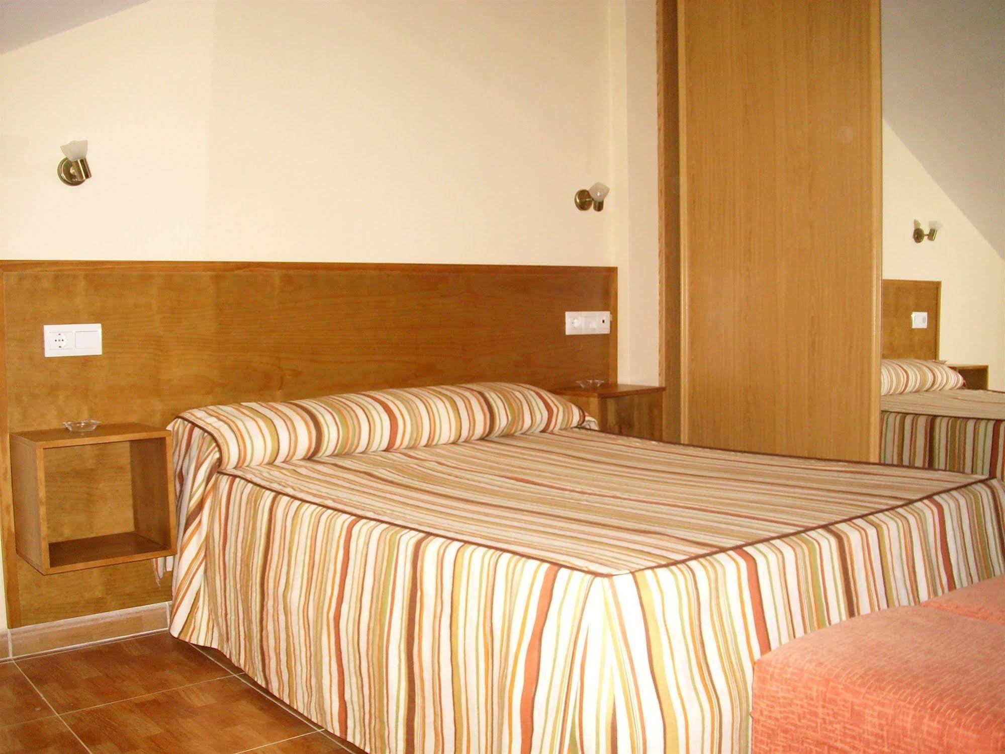 טורמולינוס Apartamentos Maria Del Carmen מראה חיצוני תמונה
